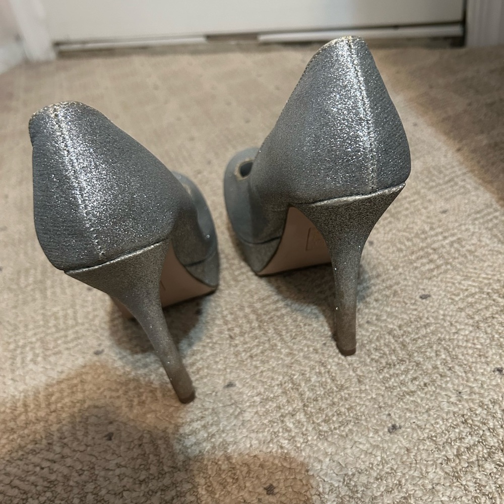 Used silver sparkle heels - Picture 2 of 4